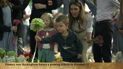 The people behind the flowers for Queen Elizabeth News Clip