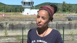 CLEAN : Sea Shepherd rules out euthanasia for beluga whale stranded in France News Clip