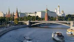 Timelapse of Moscow Kremlin and Moskva river with cruise ships, Russia Stock Footage