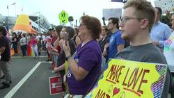 Anti-Trump protesters demonstrate near reelection rally Instructional Video