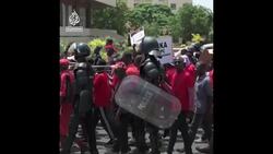 Protesters in Ghana demand the president resign News Clip