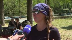 VOICED : Salen de una cueva en Francia 15 personas confinadas durante 40 días para un experimento News Clip