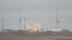 CLEAN : Russian rocket blasts off carrying Japanese billionaire to space station News Clip