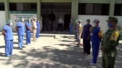 CLEAN : COVID-19 recovered patient leaves Mexican military hospital to applause News Clip
