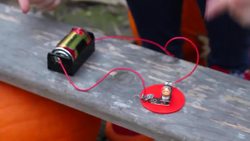 How to make a Pumpkin Piano! (using a Makey Makey!) | Maddie Moate Instructional Video