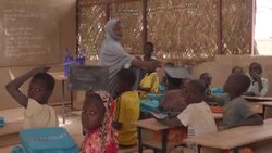 CLEAN : In Niger, displaced students fleeing jihadists return to school News Clip