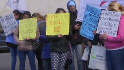 Hundreds protest Argentina economic policies  Instructional Video