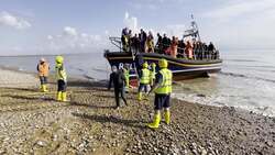 More migrants cross Channel as annual total nears 25,000 News Clip