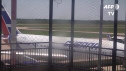 VOICED : Vuelo con 226 medicos cubanos repatriados a su pais parte de Bolivia News Clip