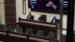 CLEAN : Iraqi Kurd woman speaker battles a man's world News Clip