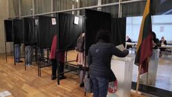 CLEAN : Lithuanians vote in first round of general election News Clip
