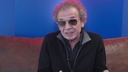 VOICED : "Thriller", el revolucionario álbum de Michael Jackson, cumple 40 años News Clip