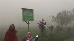 CLEAN : People flee as Indonesia's Mount Semeru volcano erupts News Clip