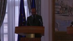 French Prime Minister meets Qatari counterpart Instructional Video