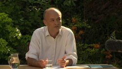 Dominic Cummings answers question from media after giving statement News Clip