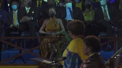 Rihanna awarded the status of national hero News Clip