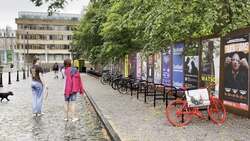 Footage from the first day of Edinburgh Festival Fringe News Clip