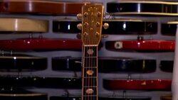 VOICED : Guitarra de Clapton y manuscrito de Cobain, estrellas de subasta en Nueva York News Clip