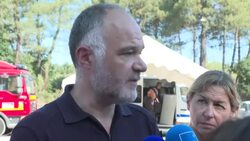 CLEAN : France's wildfires: A "tough day ahead" says head of fire-fighters in La Teste-de-Buch News Clip