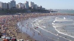 CLEAN : Argentines enjoy summer holidays as Covid-19 cases spike News Clip