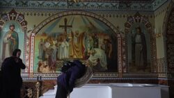 CLEAN : Ukraine's Orthodox church says broke ranks with Moscow on worshippers' demand News Clip