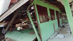 CLEAN : Indonesia: images of collapsed homes in quake, tsunami hit Palu News Clip