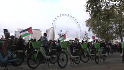Thousands march through London streets calling for a ceasefire on Gaza News Clip