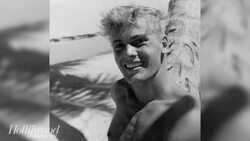 1950s Heartthrob Tab Hunter Has Died at Age 86 | THR News News Clip