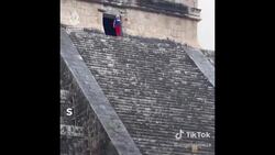 Tourist climbs Mayan pyramid, gets mobbed in person and online News Clip