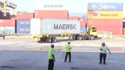 CLEAN : Malaysia sends back 150 containers of plastic waste News Clip