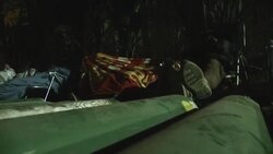 CLEAN : Peruvians wait overnight for life-saving oxygen tank refills News Clip