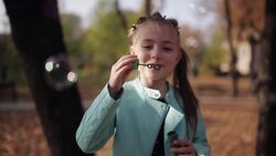 I WONDER - Why Are Bubbles Round? Instructional Video