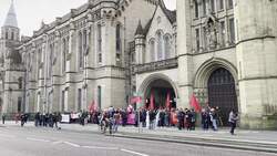 University staff in Manchester join picket line as thousands set to strike across UK News Clip