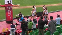 Coronavirus: S Korea baseball league reopens in empty stadiums News Clip