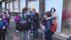 CLEAN : French children go back to school, wearing mandatory masks News Clip
