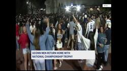 UConn students celebrate arrival of team at campus rally after NCAA win News Clip