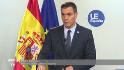 VOICED : Disturbios tras enorme manifestacion en Cataluna contra condena a lideres independentistas News Clip