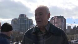 Milwaukee turns river green to honor Bucks team Instructional Video