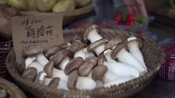 CLEAN : Virus prompts import-dependent Hong Kong to shop locally News Clip