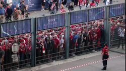 CLEAN : Photo slideshow: chaos around the Stade de France during the Champions League final News Clip