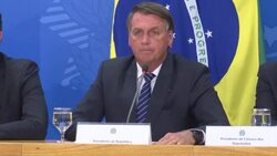 VOICED : Bolsonaro propone bajar impuestos a los combustibles para combatir elevados precios News Clip