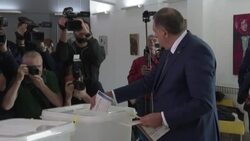 CLEAN : Bosnian Serb leader Milorad Dodik votes in general election News Clip