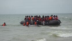Suspected migrant dinghy evades French patrol vessels News Clip