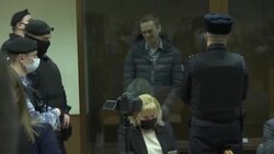 VOICED : La fiscalía rusa pide 13 años de cárcel para el opositor Navalni News Clip