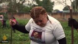 Mexico drug war: Victims' families look for relatives' bodies News Clip
