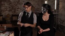 How to Make Up Your Lashes to Look like a Cat Instructional Video