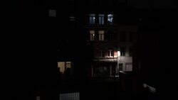 Belgians pay tribute to nation's health workers Instructional Video