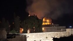 CLEAN : Huge blaze in Al-Aqsa mosque compound in Jerusalem News Clip