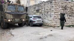 CLEAN : Israeli forces arrest Palestinians in Salfit raid News Clip