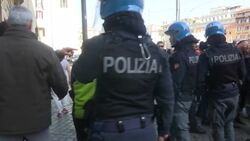 Rome police scuffle with inmates' relatives Instructional Video